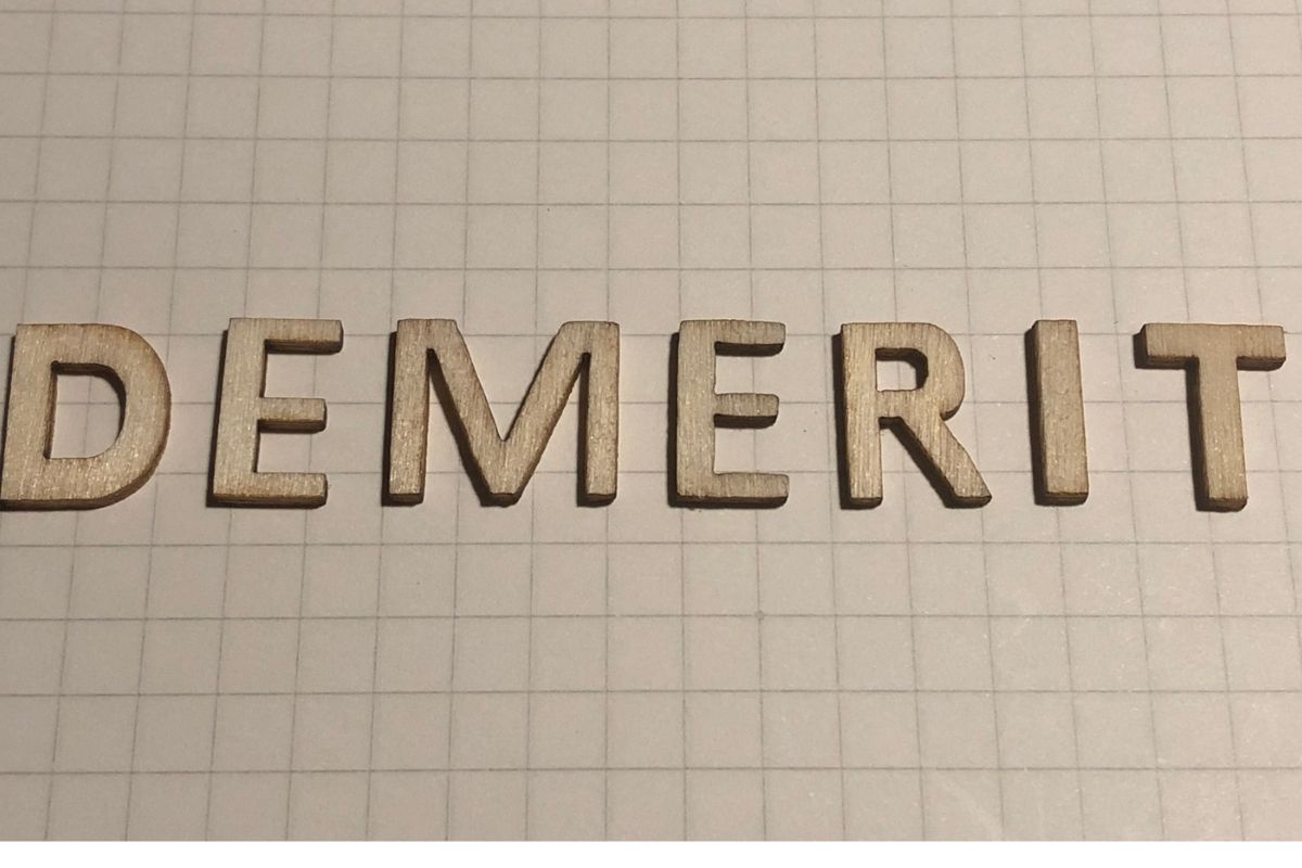 蓄電池の4つのデメリットは？メリットと注意点も徹底解説